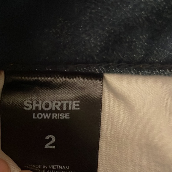 Express shortie low rise dark jean shorts - Picture 3 of 5